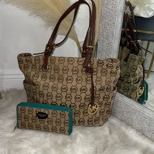 Michael Kors Logo tote bag with wallet